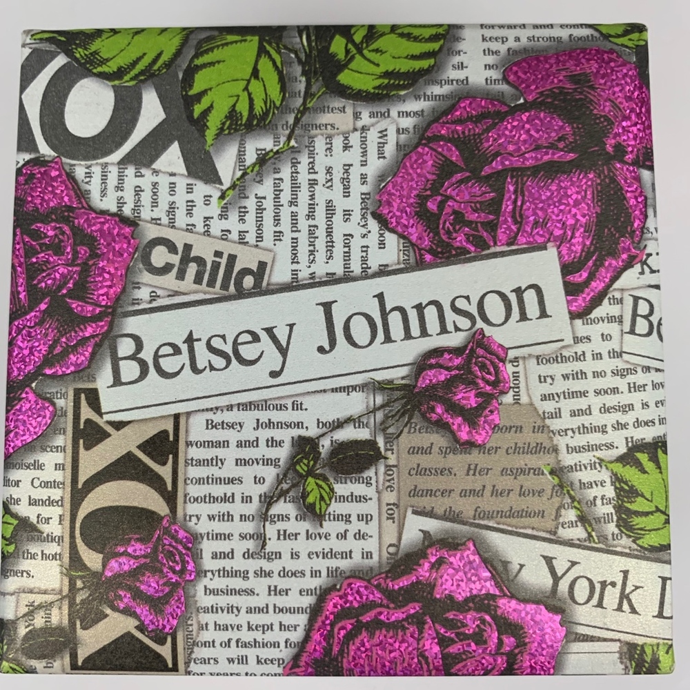 BETSEY JOHNSON Love Birds, Heart, Bow Necklace - Picture 6 of 8